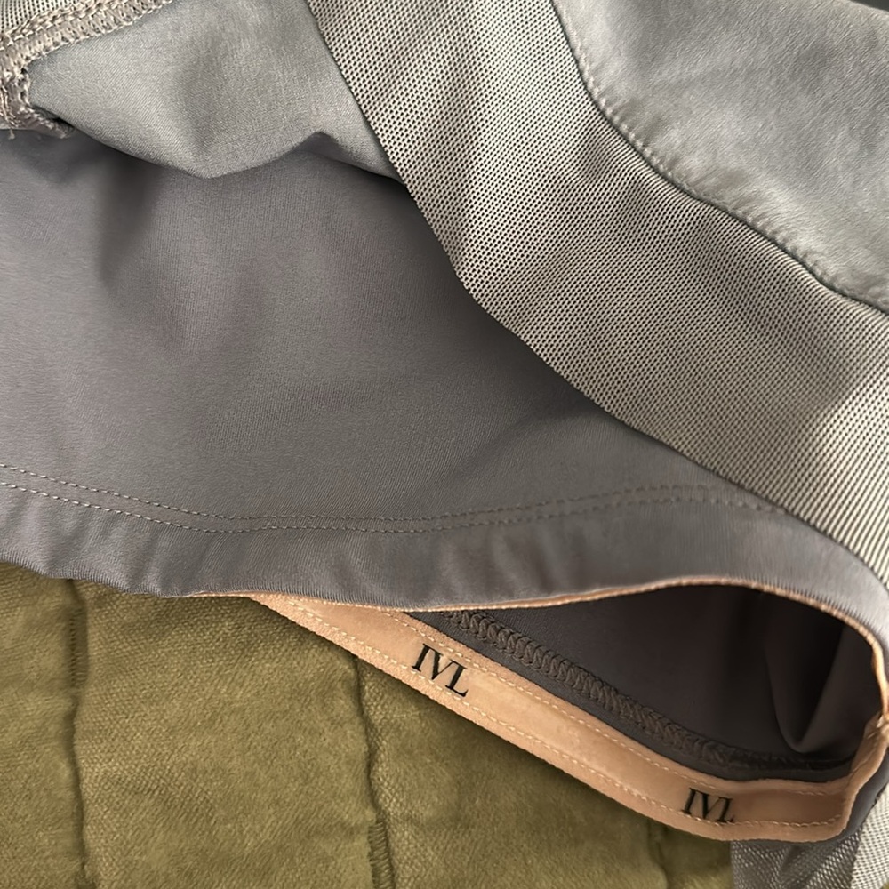 IVL race pace run shorts, grey, size 4 - Picture 3 of 4